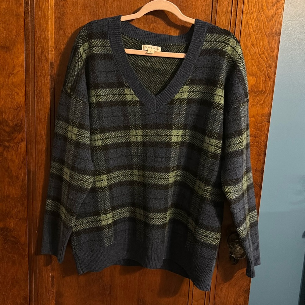 Aeropostale Navy and Green Plaid Oversized V Neck Sweater Size M